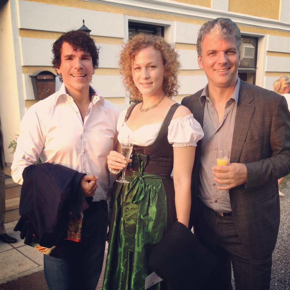 LASZLO TENOR mit der Künstleragentin Lisa Mahr und dem Pianisten und Dirigenten Matthias Fletzberger